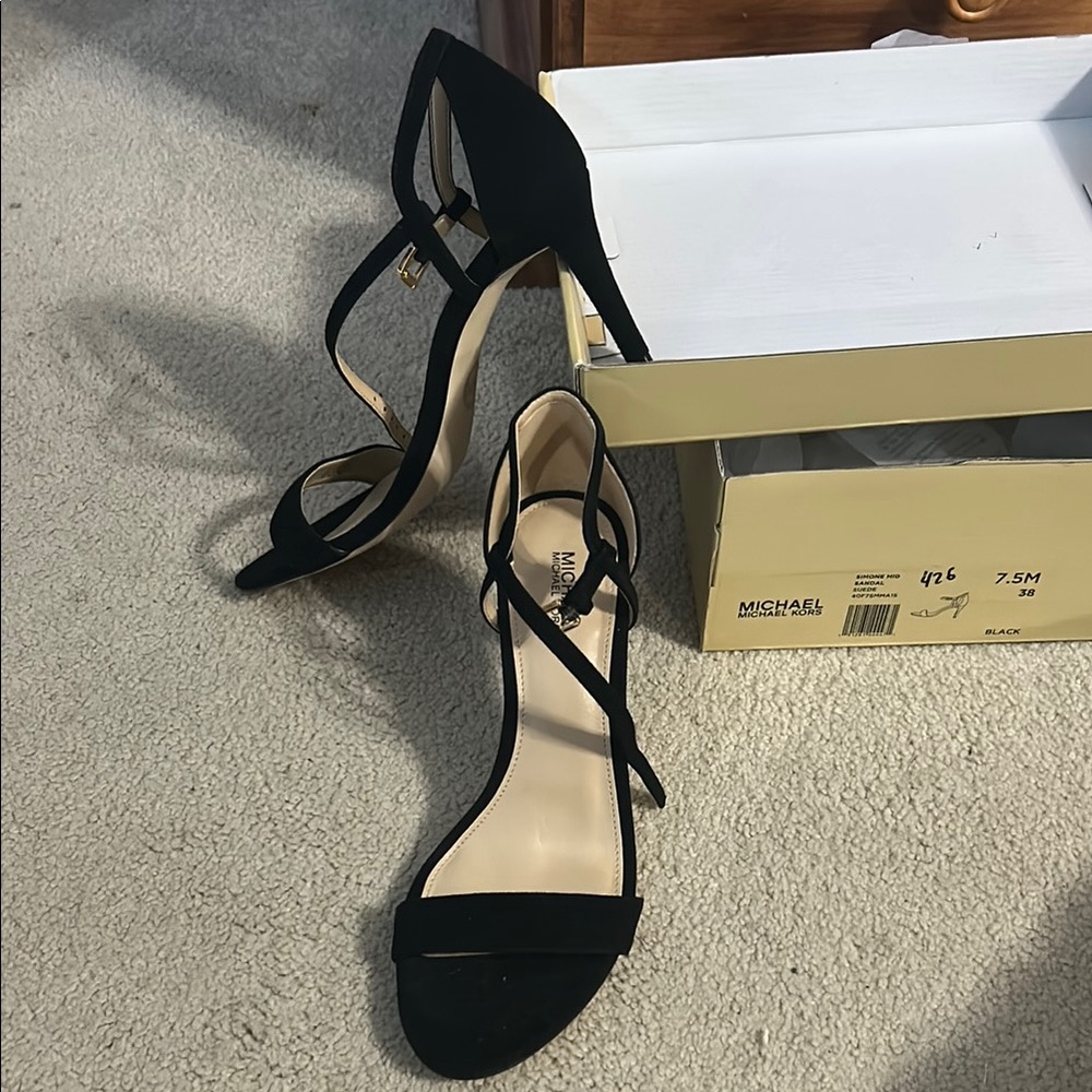 Michael Kors new in box Black Suede Heels Elegant Design